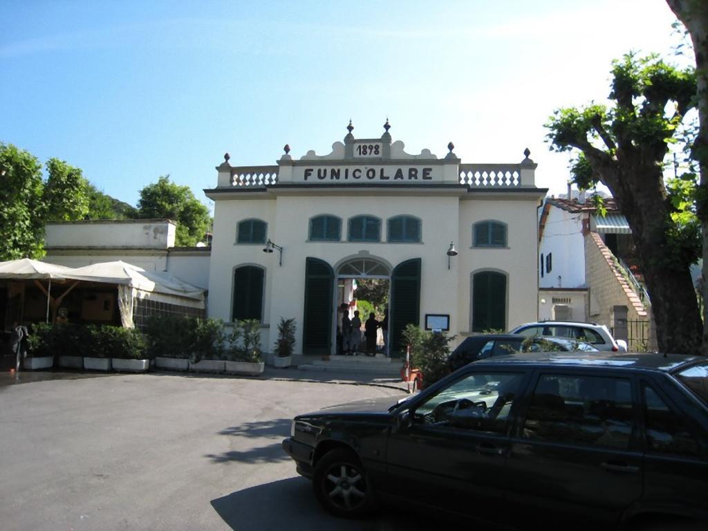 Hotel Butterfly Montecatini Terme Exterior photo